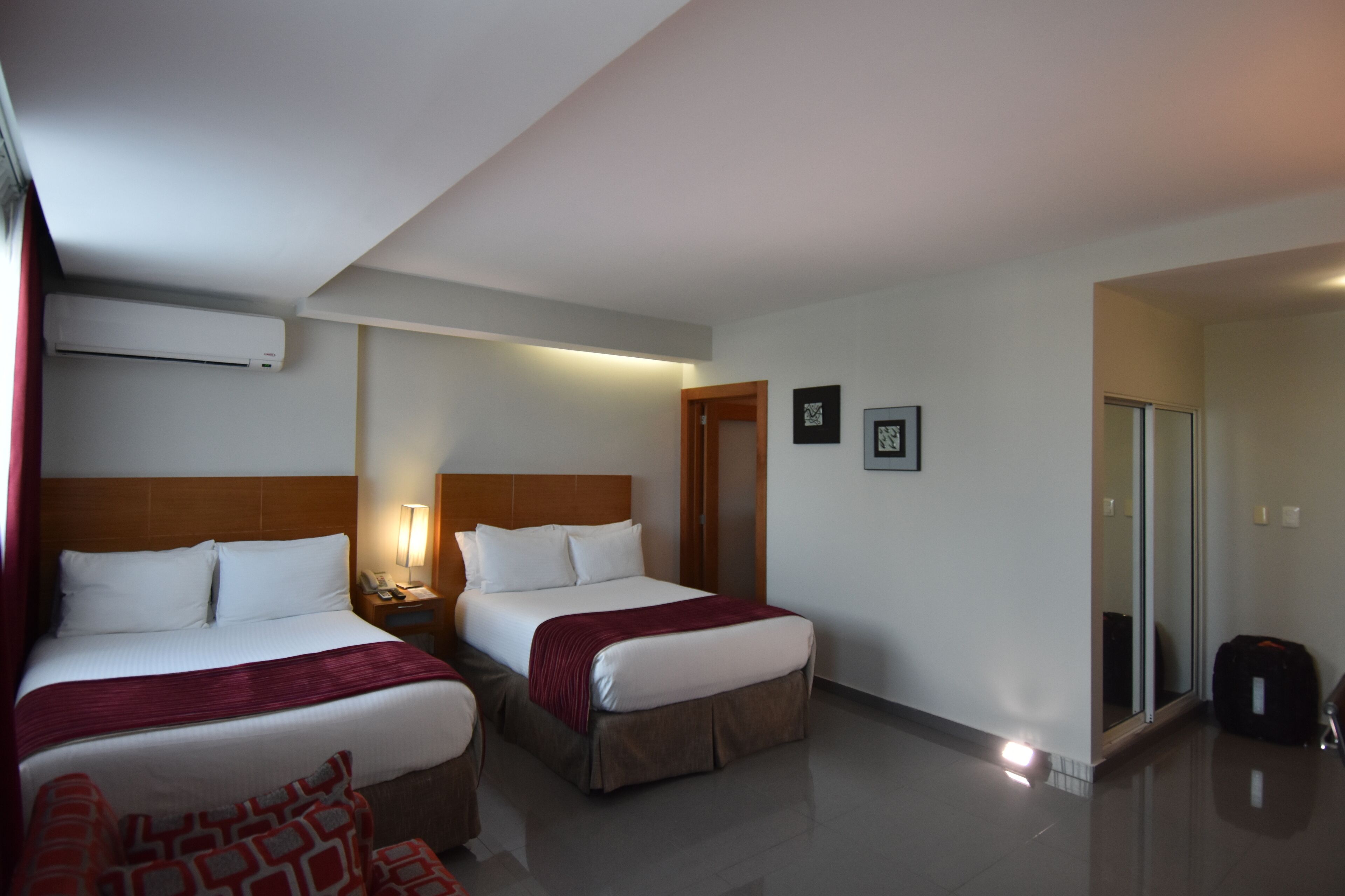 standard double or twin room | in-room safe, individually decorated, individually furnished, desk