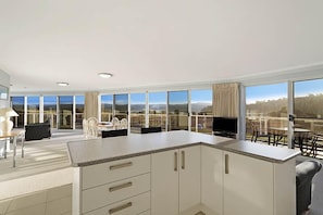 Executive Penthouse | Private kitchen