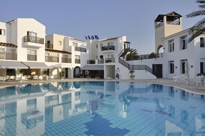 Indoor pool, 2 outdoor pools, pool umbrellas, sun loungers - Akti Beach Village Resort (Chlorakas)