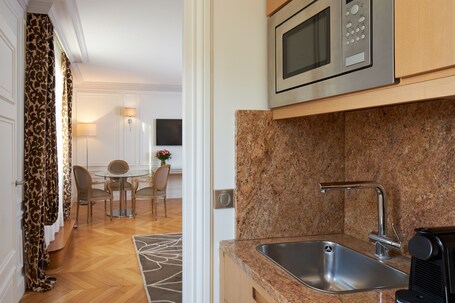 Majestic Hotel SPA Champs Elysees - Image 60