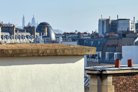 Majestic Hotel SPA Champs Elysees - Image 9