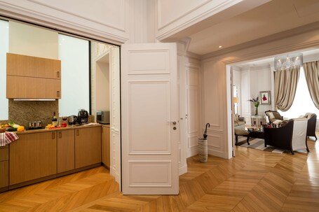 Majestic Hotel SPA Champs Elysees - Image 65