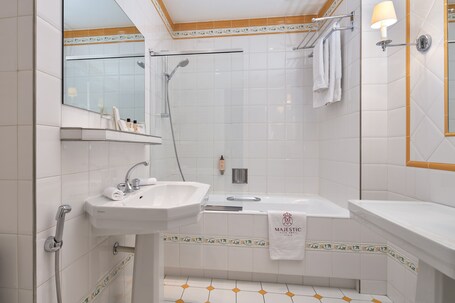 Majestic Hotel SPA Champs Elysees - Image 123