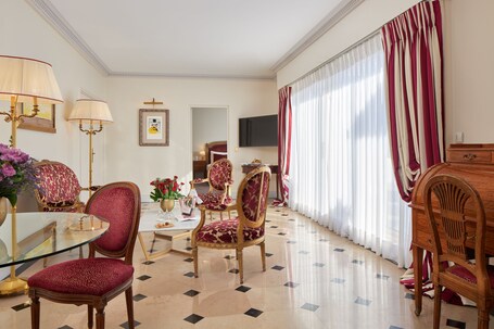 Majestic Hotel SPA Champs Elysees - Image 55