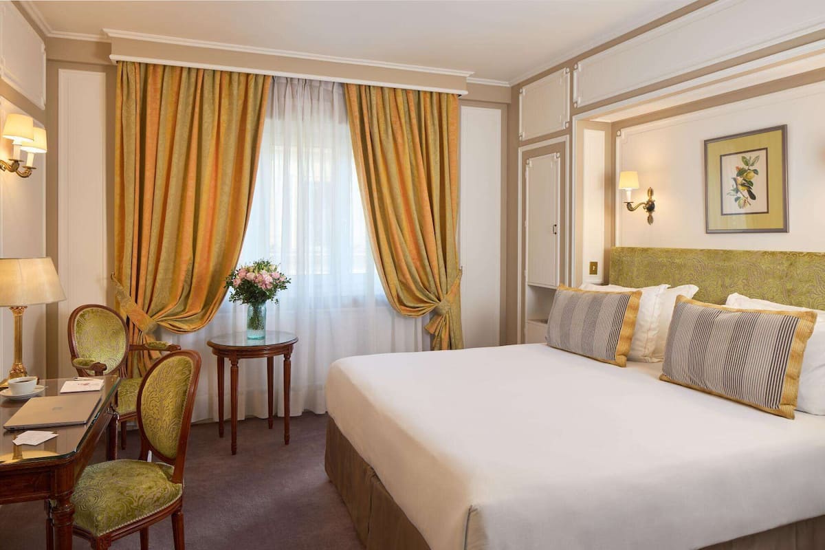 Classic Room | Premium bedding, pillowtop beds, in-room safe, desk