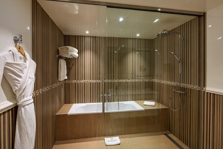 Majestic Hotel SPA Champs Elysees - Image 90