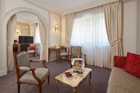 Majestic Hotel SPA Champs Elysees - Image 50