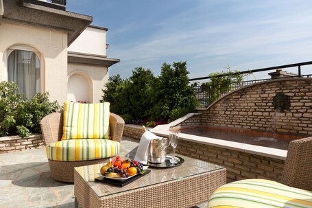 Majestic Hotel SPA Champs Elysees - Image 40