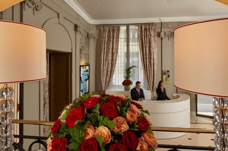Majestic Hotel SPA Champs Elysees - Image 28