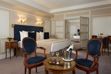 Majestic Hotel SPA Champs Elysees - Image 10