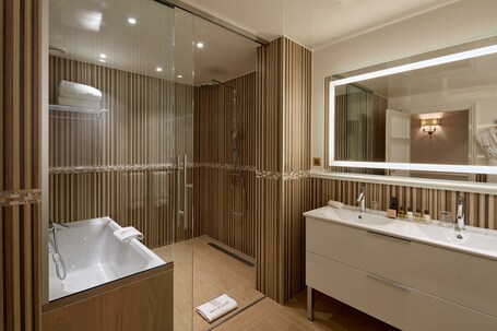 Majestic Hotel SPA Champs Elysees - Image 46