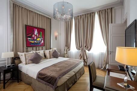 Majestic Hotel SPA Champs Elysees - Image 114