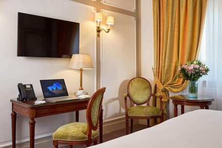Majestic Hotel SPA Champs Elysees - Image 132