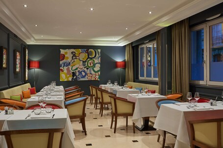 Majestic Hotel SPA Champs Elysees - Image 8