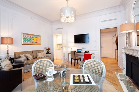 Majestic Hotel SPA Champs Elysees - Image 53