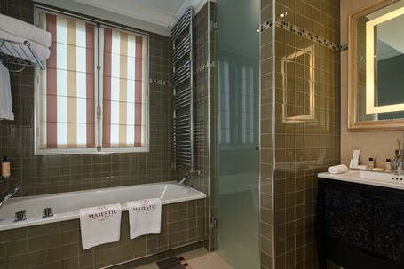 Majestic Hotel SPA Champs Elysees - Image 47