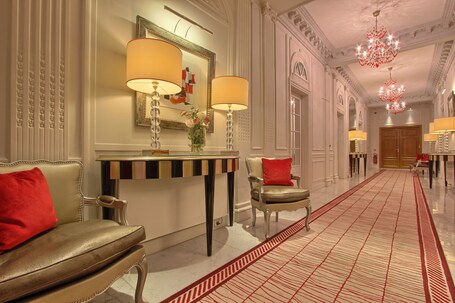 Majestic Hotel SPA Champs Elysees - Image 64