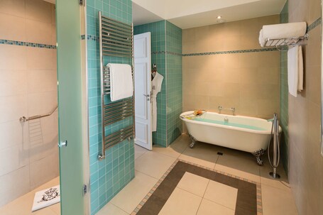 Majestic Hotel SPA Champs Elysees - Image 92