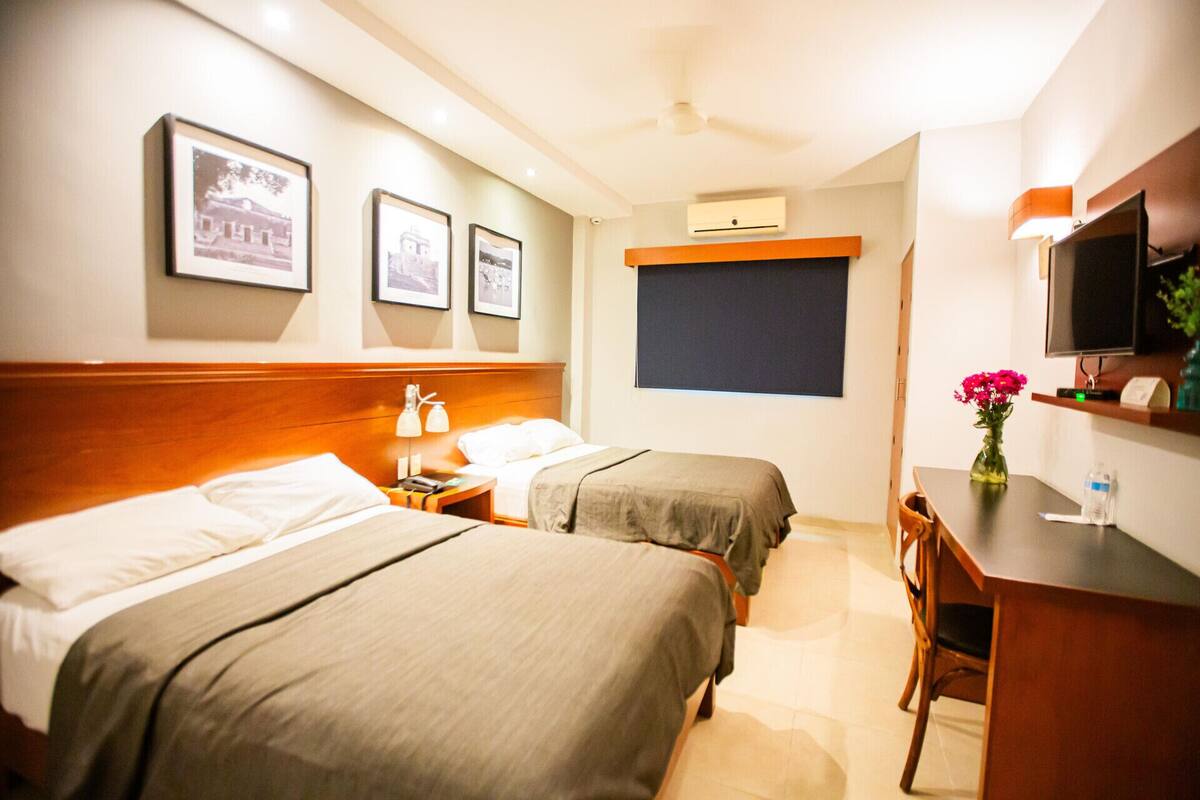 In-room safe, WiFi (free), bed sheets