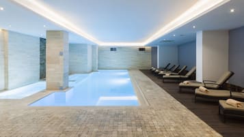 Innenpool, Außenpool (je nach Saison geöffnet)