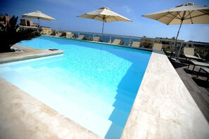 Rooftop terrace - The George, Urban Boutique Hotel (St. Julian's)