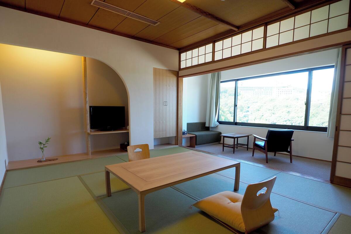 東館 旧有馬郡の山々をながめる和室 禁煙 | 高級寝具、セーフティボックス (室内)、アイロン / アイロン台、WiFi (無料)