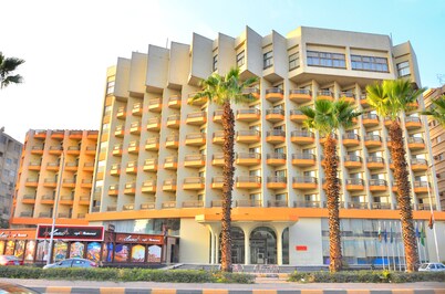 Aracan Pyramids Hotel