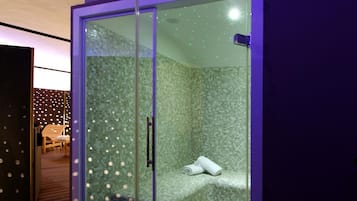 Sauna, Dampfbad, Körperbehandlungen, Aromatherapie, Warmsteinmassagen
