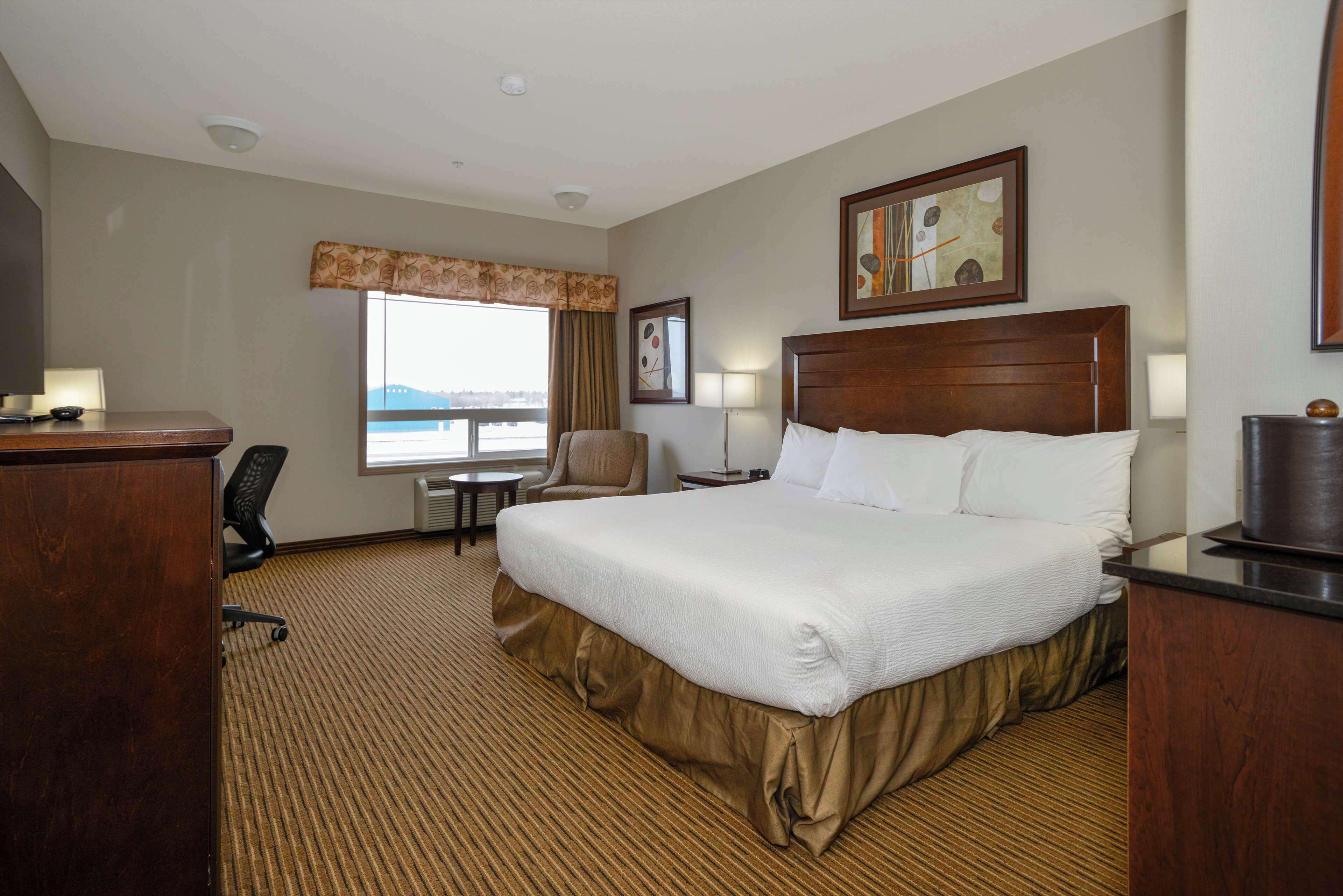 Habitación, 1 cama King size (Coast) | Escritorio y espacio para trabajar con laptop 