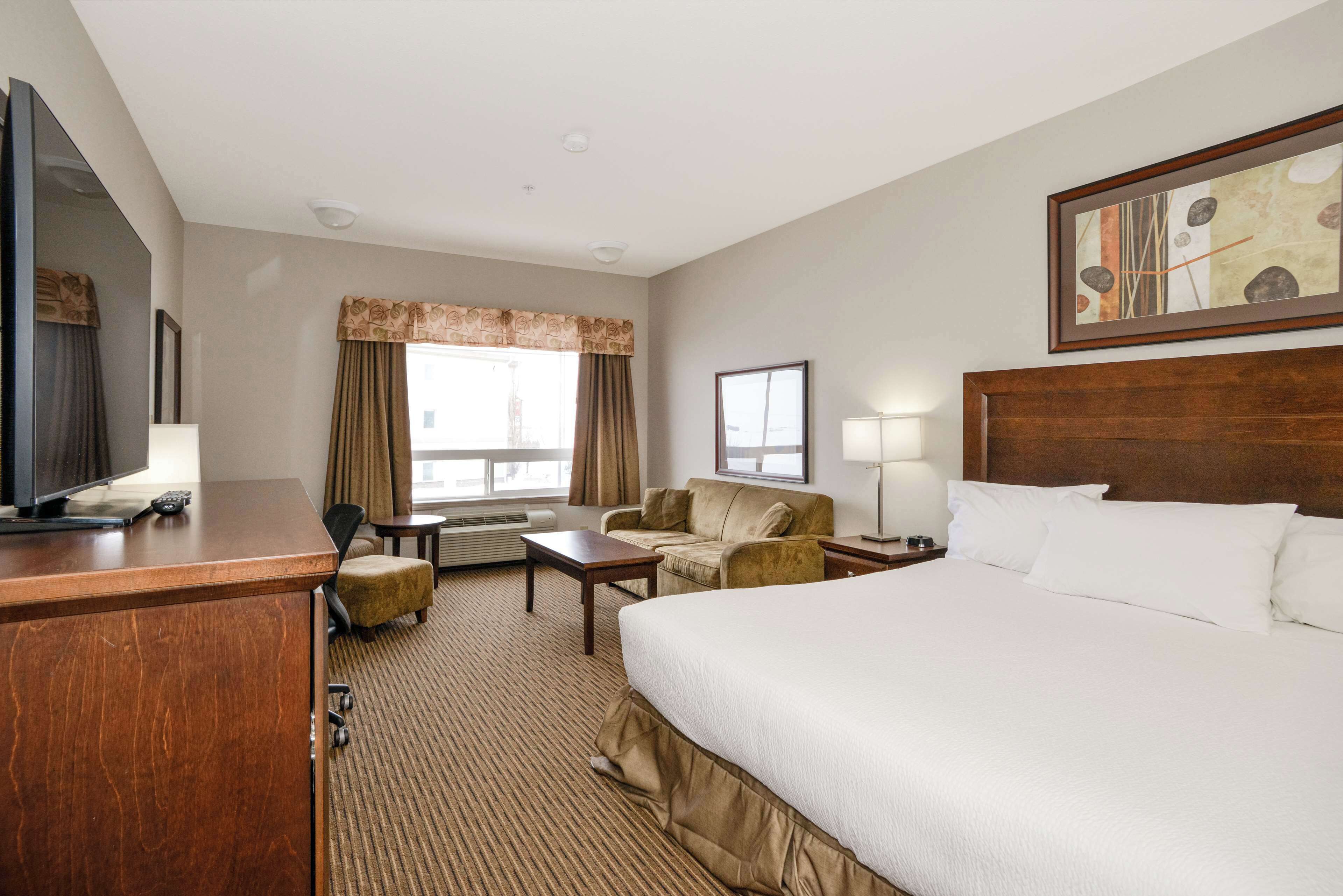 desk, laptop workspace, iron/ironing board, free cots/infant beds