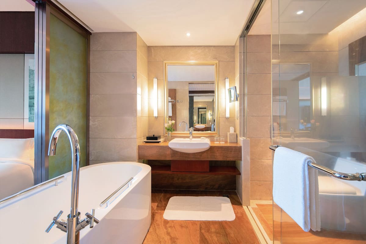 1 bedroom, minibar, in-room safe, desk