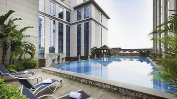 Exercise/lap pool