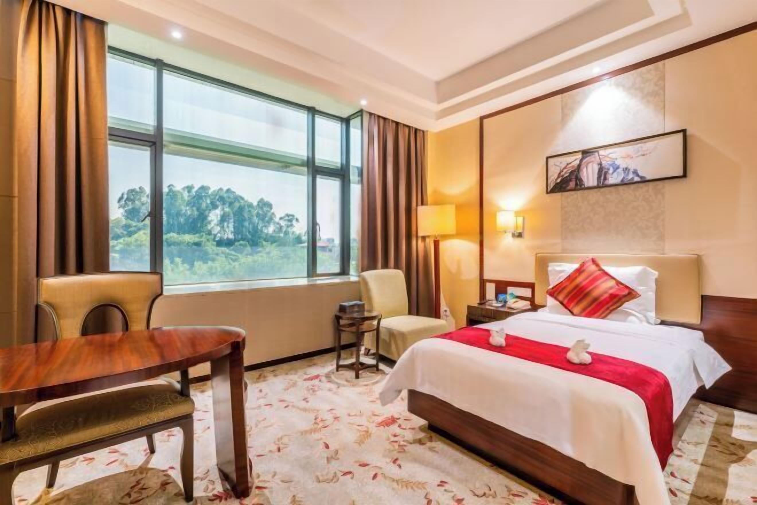 Minibar, in-room safe, iron/ironing board, Internet