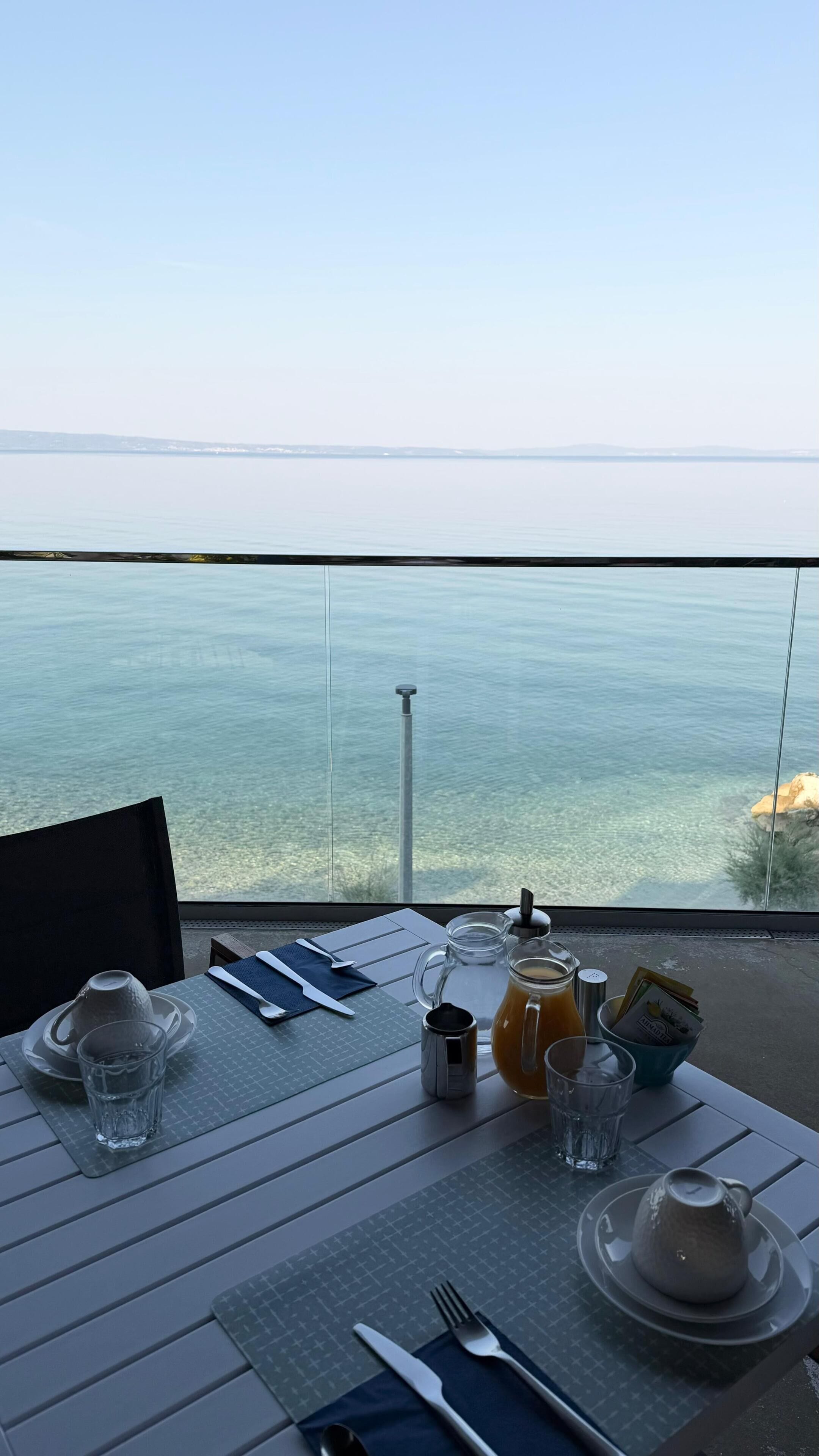 Petit déjeuner continental servi tous les jours en supplément