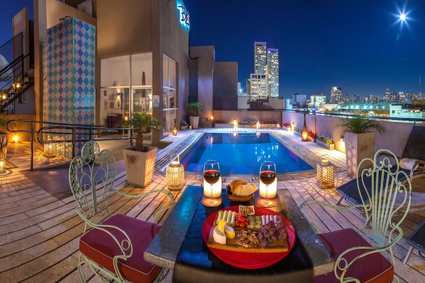 Outdoor pool, pool umbrellas