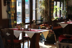 Tägliches inbegriffenes Frühstücksbuffet