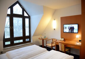 双人房 | 办公桌、笔记本电脑工作区、免费婴儿床、免费 WiFi