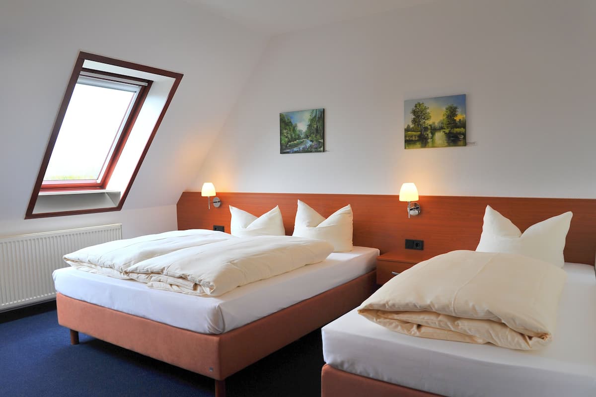 Family Room | Desk, laptop workspace, cribs (free), WiFi (free)