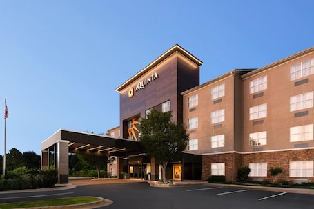 Exterior. La Quinta Inn & Suites by Wyndham Montgomery