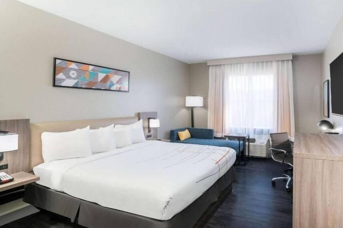 Ropa de cama de alta calidad y escritorio