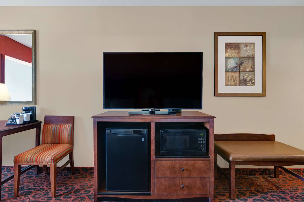 in-room safe, iron/ironing board, free wired internet, bed sheets