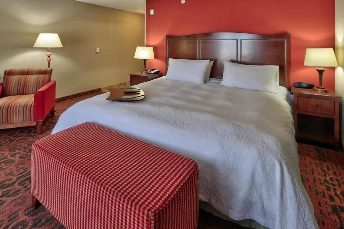 Coffre-fort, fer et planche à repasser, accÚs à Internet cùblé (inclus)