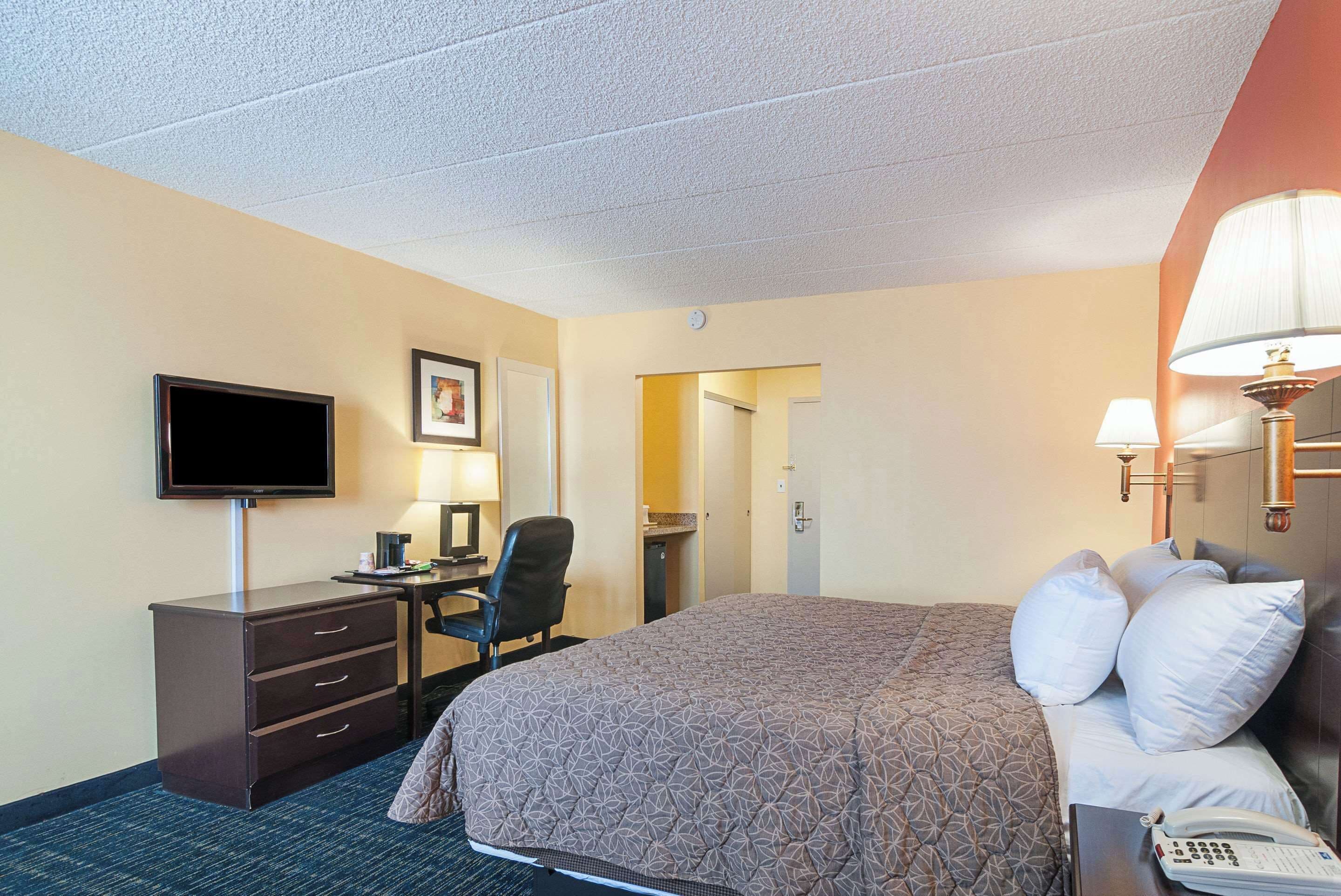 Photo - Rodeway Inn Meadowlands