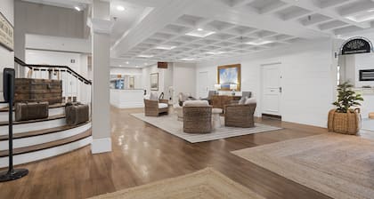 Nantucket Inn