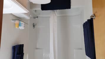 Standard Suite, Ensuite, Mountain View (216) | Bathroom