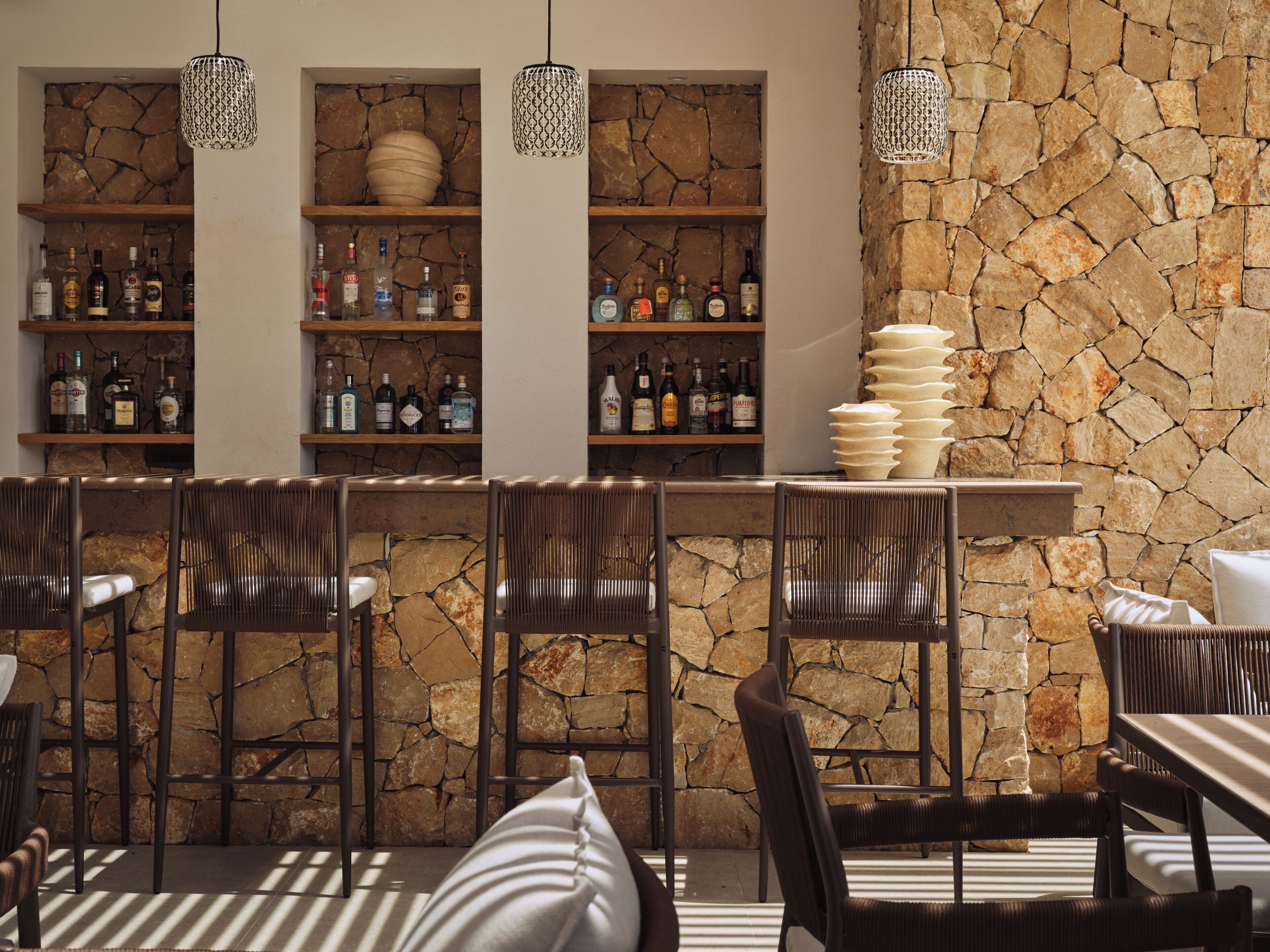 2 bares/lounges, saguão/lounge