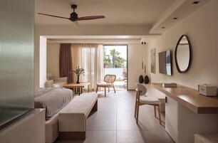 Superior Suite, Jetted Tub | Minibar, in-room safe, blackout drapes, soundproofing