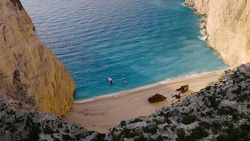 Una spiaggia nelle vicinanze