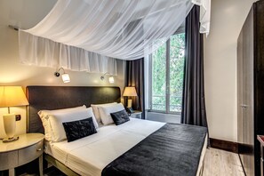 Caja de seguridad en la habitación, wifi gratis y ropa de cama