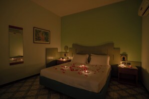 Family Room, Multiple Beds | Premium bedding, minibar, in-room safe, desk - Giovanna (Pompei)